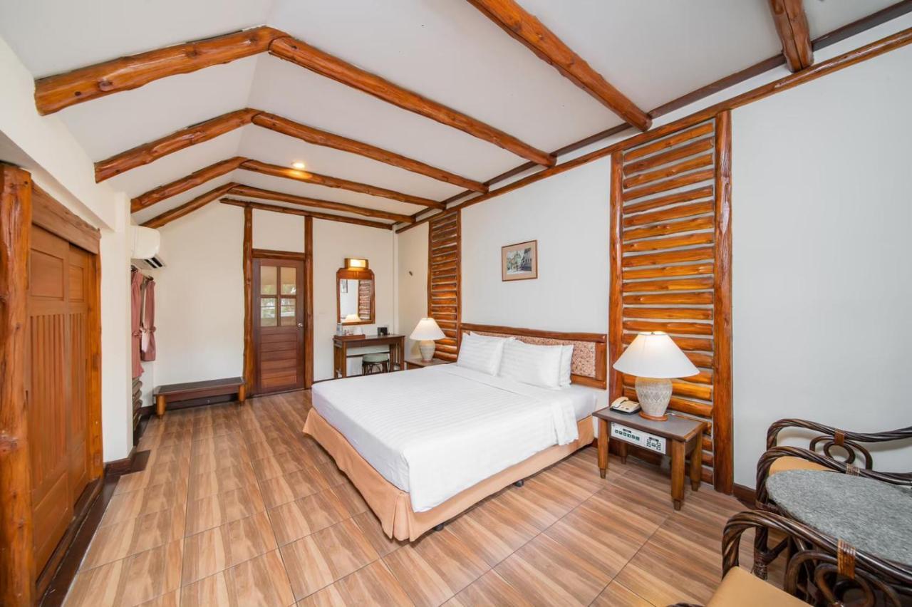 Botany Beach Resort Pattaya Na Chom Thian Exterior photo