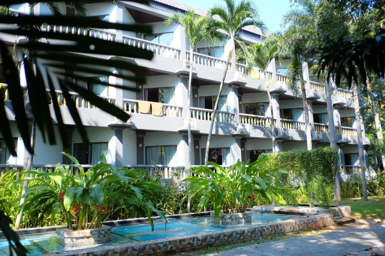 Botany Beach Resort Pattaya Na Chom Thian Exterior photo