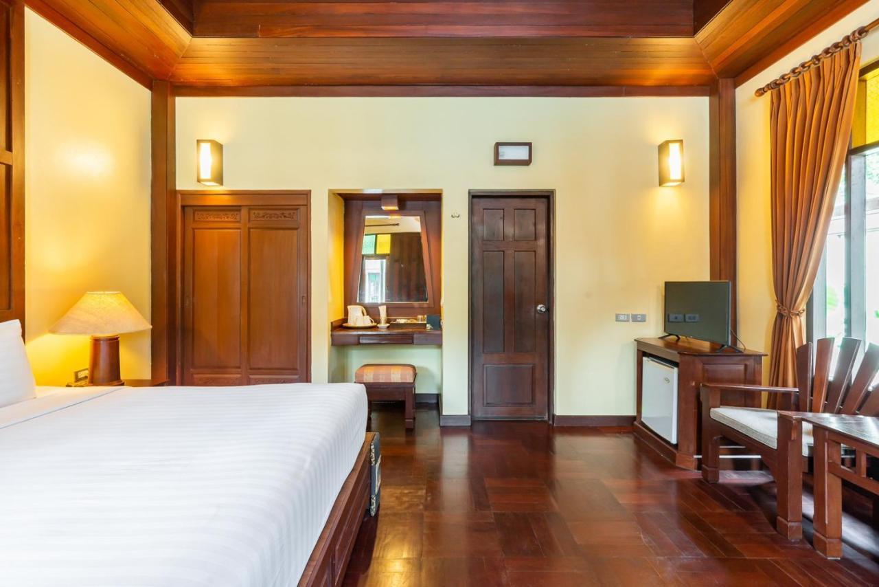 Botany Beach Resort Pattaya Na Chom Thian Exterior photo