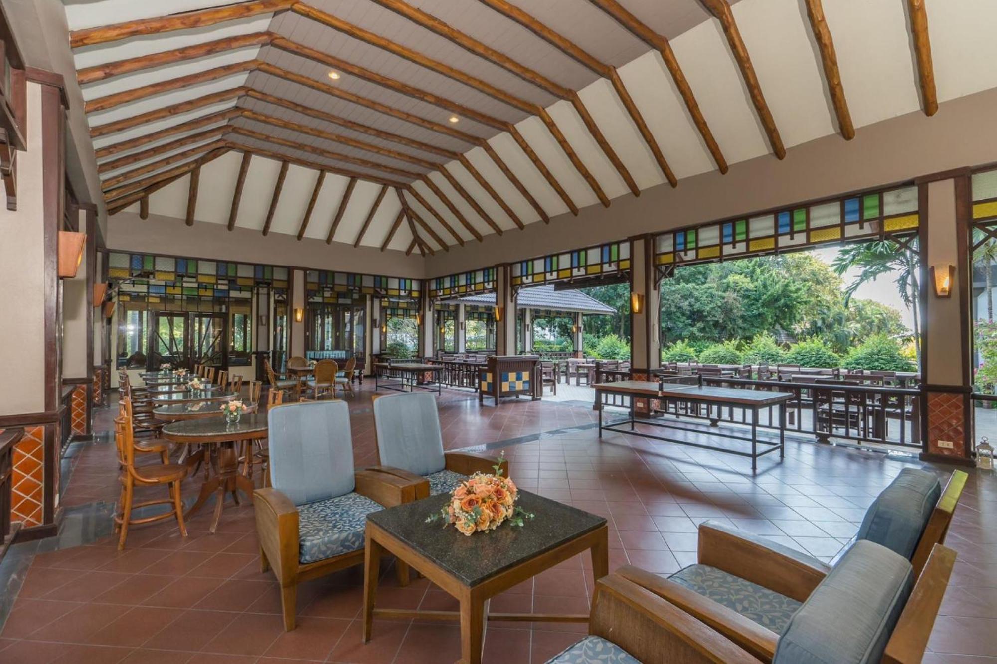 Botany Beach Resort Pattaya Na Chom Thian Exterior photo
