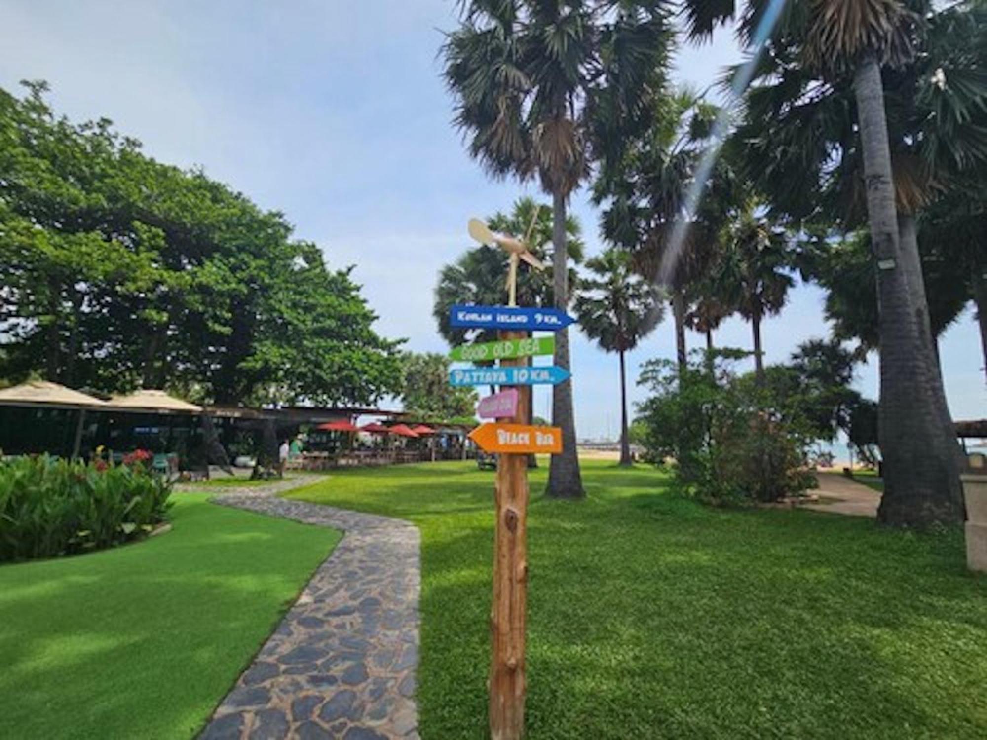 Botany Beach Resort Pattaya Na Chom Thian Exterior photo