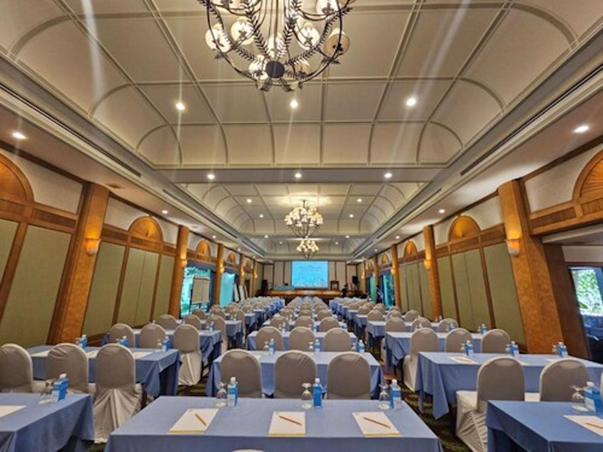 Botany Beach Resort Pattaya Na Chom Thian Exterior photo