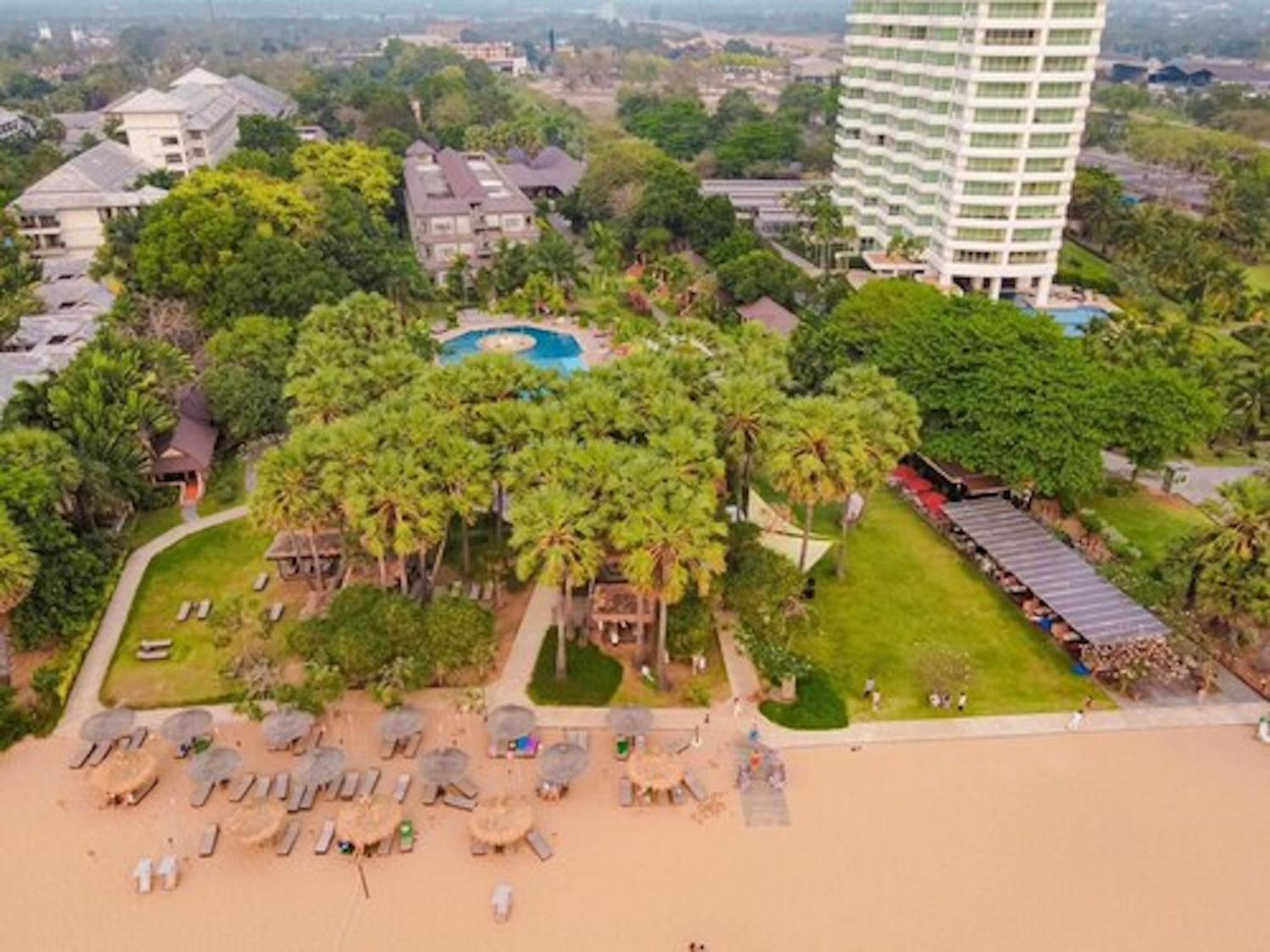 Botany Beach Resort Pattaya Na Chom Thian Exterior photo