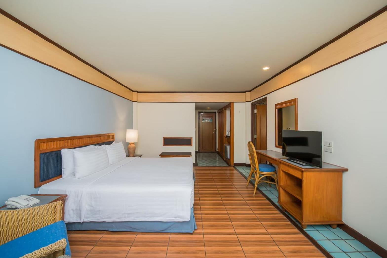 Botany Beach Resort Pattaya Na Chom Thian Room photo