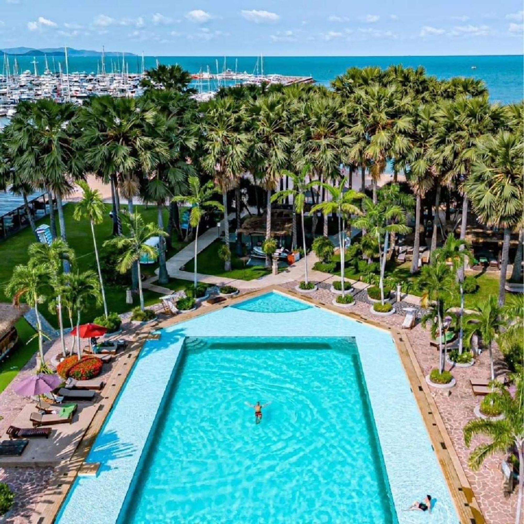 Botany Beach Resort Pattaya Na Chom Thian Exterior photo